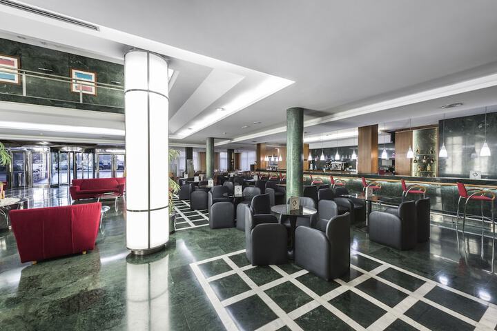 Entrance & Lobby