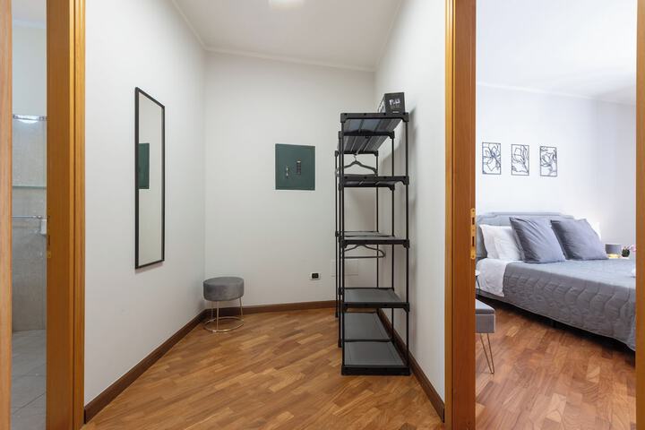 Room 16 of 32