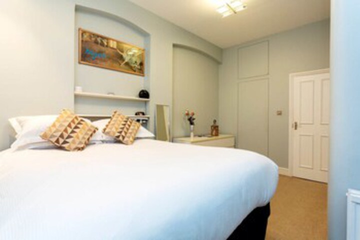 Room 17 of 19