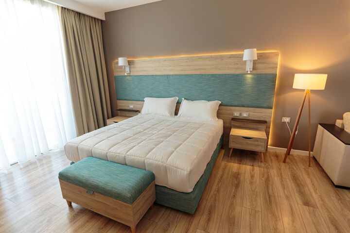 Room 12 of 50