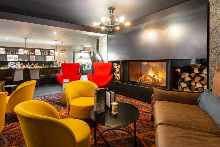 Lounge 86 of 120