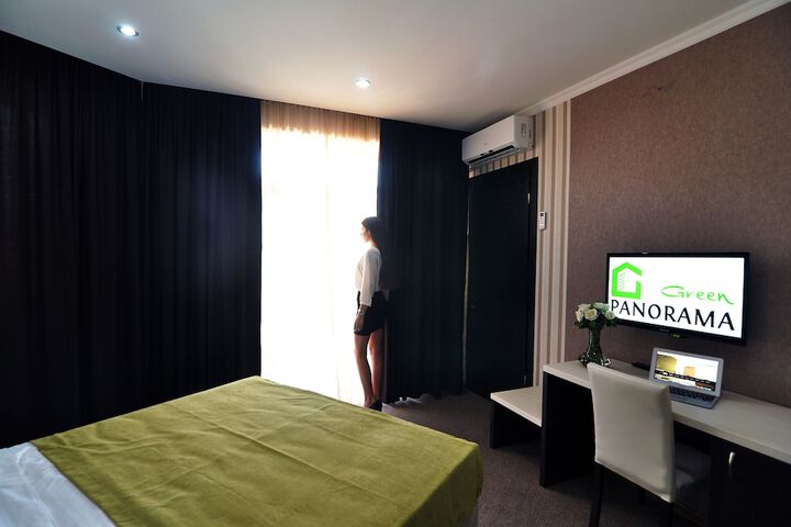 Room 9 of 25