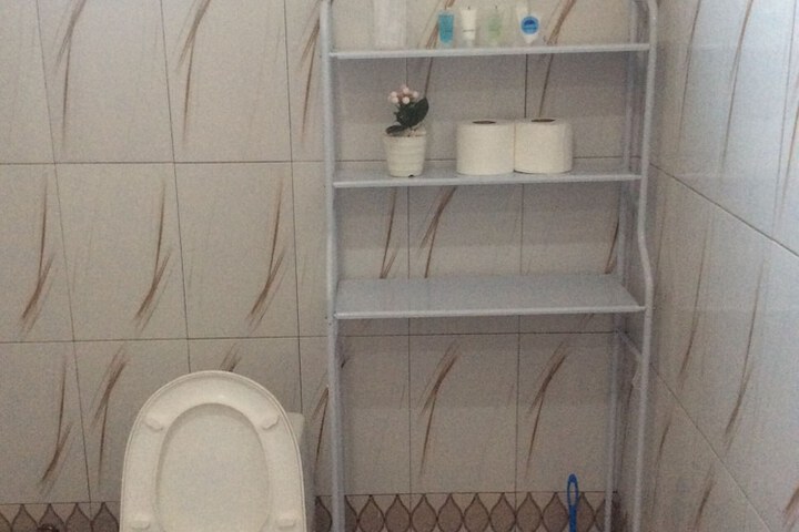 Room 8 of 12