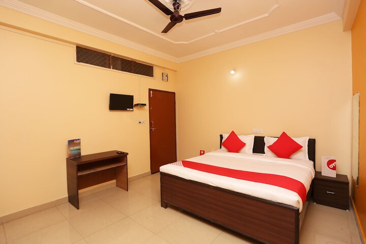 Room 6 of 20