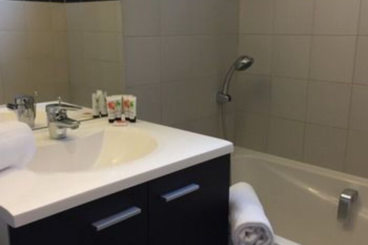 Room 2 of 35