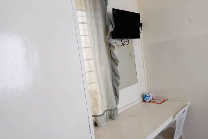 Room 7 of 18