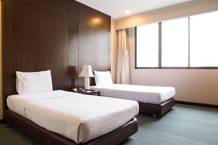Room 10 of 140