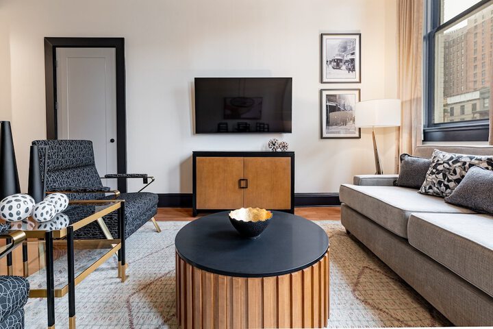 Room 223 of 341