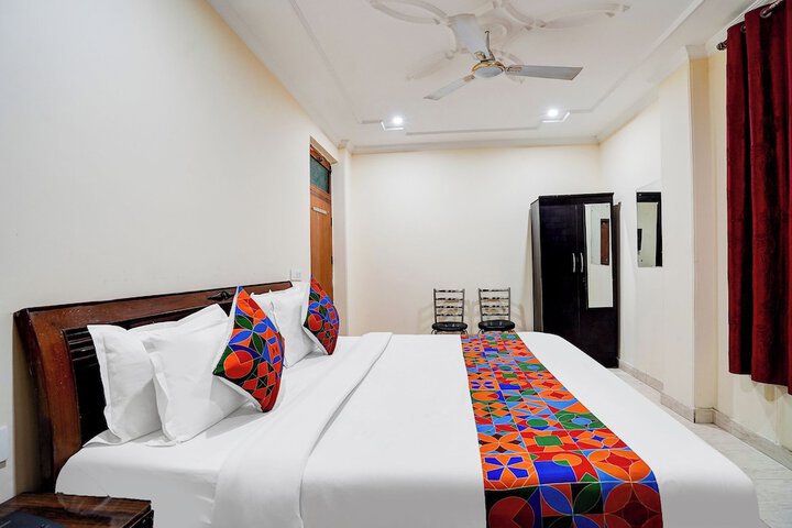 Room 10 of 37