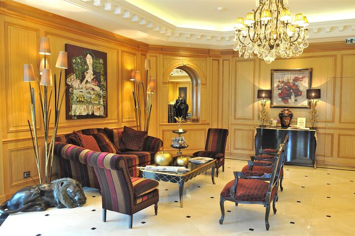 Lobby sitting area