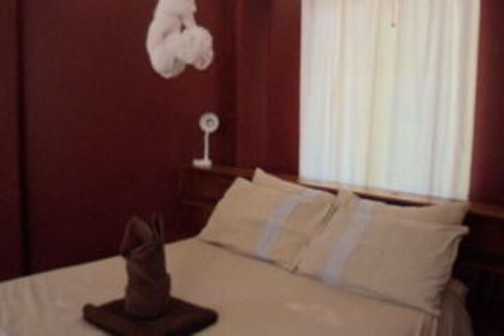 Room 34 of 62