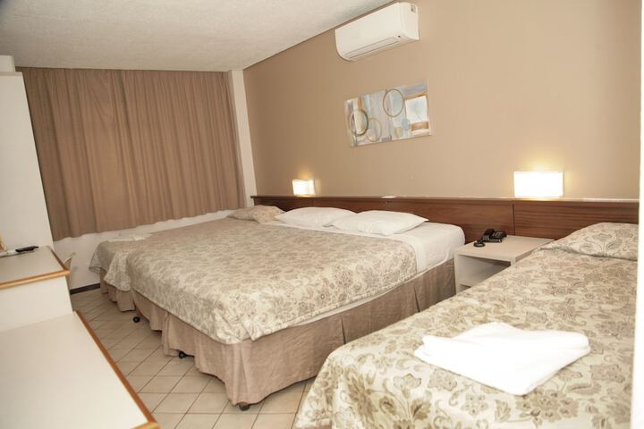 Room 13 of 77