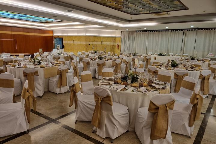 Ballroom/Hall 20 of 27