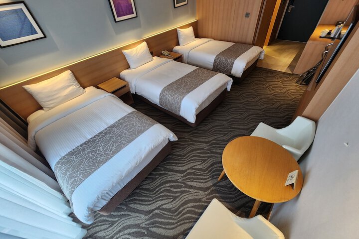 Room 18 of 143