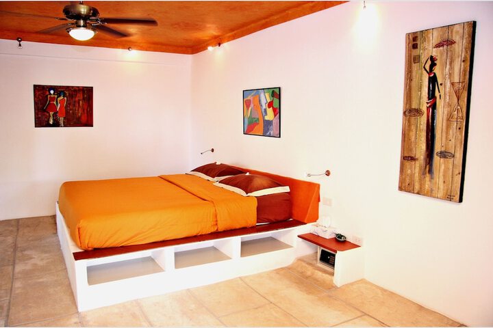Room 7 of 68