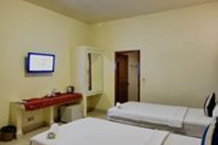 Room 8 of 29