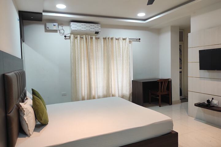 Room 26 of 47