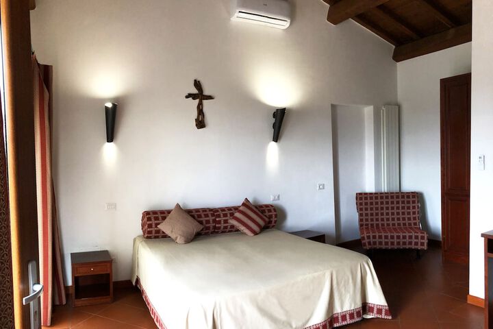 Room 8 of 67