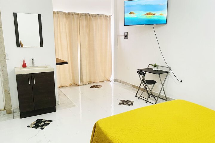 Room 33 of 103