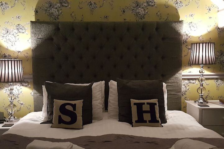 Room 18 of 50