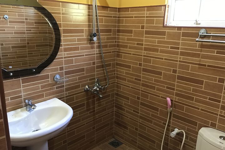 Room 7 of 8