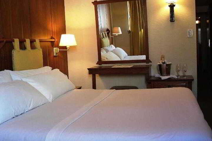 Room 6 of 6