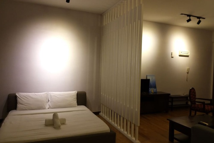 Room 17 of 43