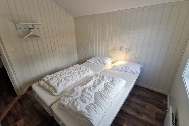 Room 7 of 108