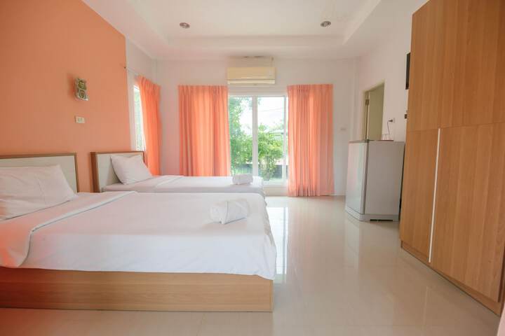 Room 18 of 104