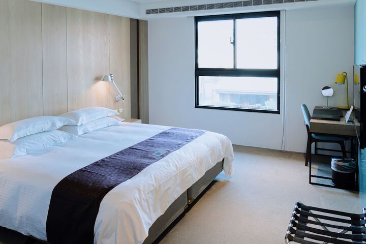 Room 27 of 53