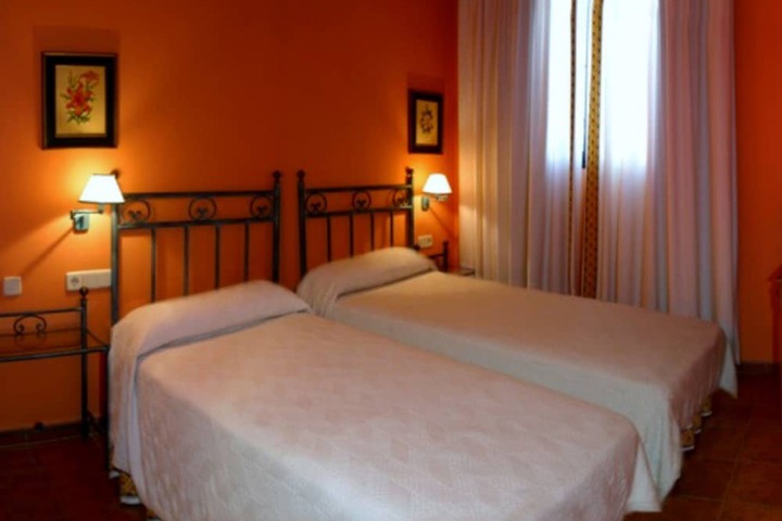 Room 6 of 27