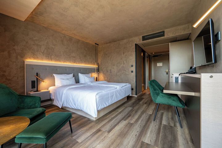 Room 20 of 63