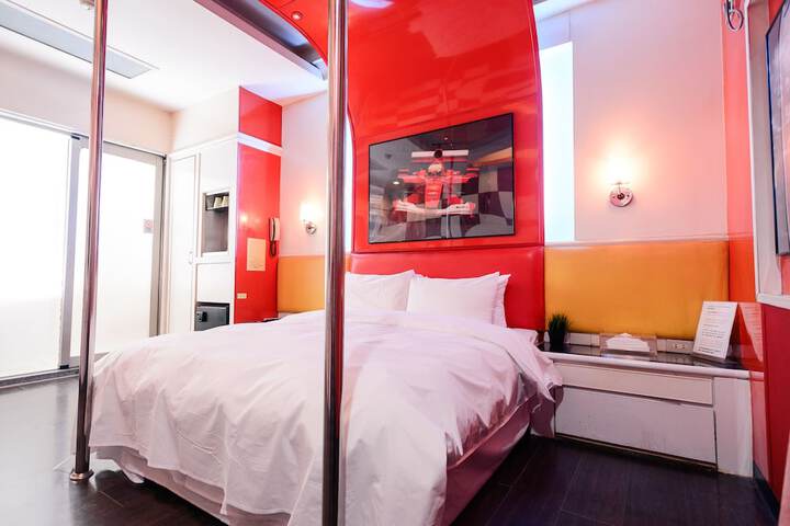 Room 9 of 97