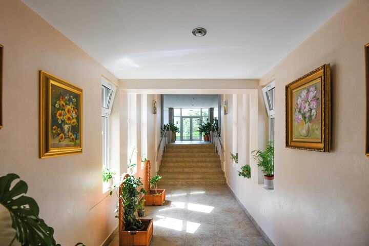 Ballroom/Hall 21 of 28