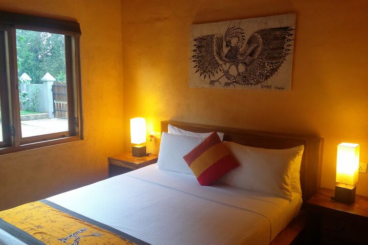 Room 8 of 33