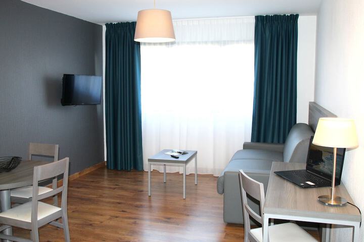 Room 18 of 37