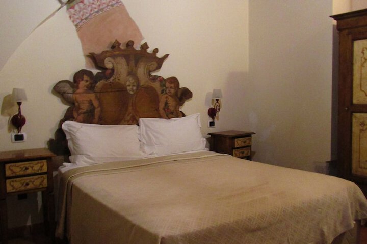 Room 15 of 89