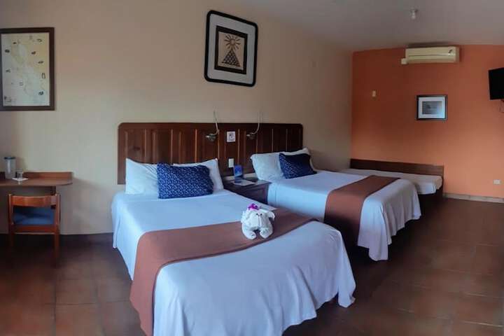 Room 12 of 33