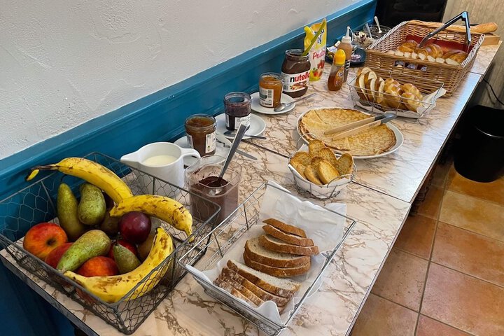Breakfast/Coffee Service 13 of 27
