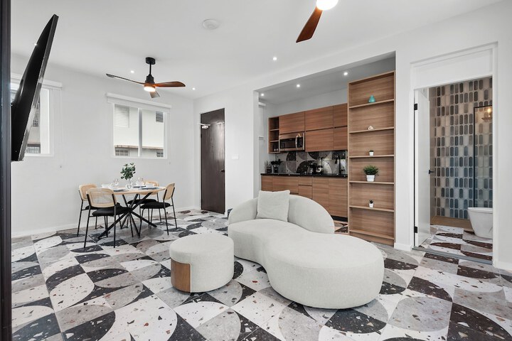 Room 75 of 118