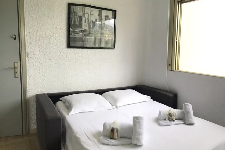 Room 3 of 18