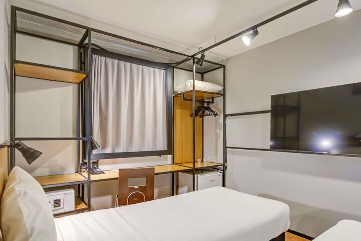 Room 35 of 110