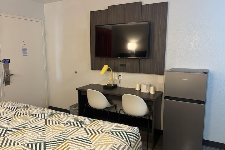 Room 12 of 19