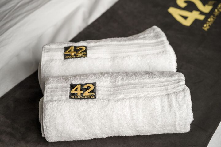 Room 42 of 144