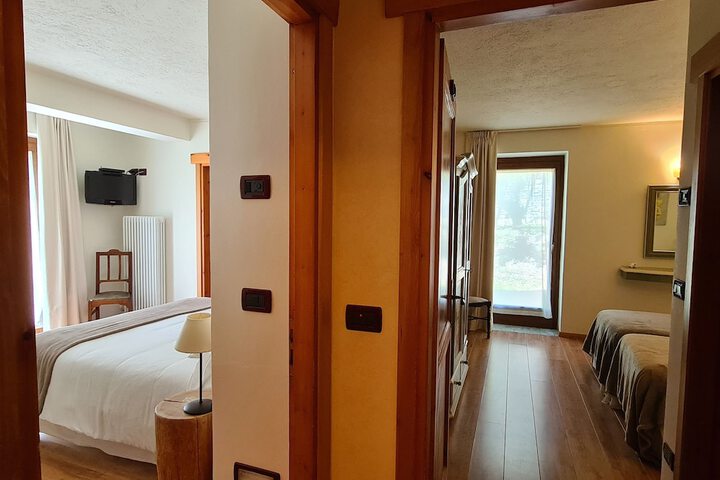 Room 4 of 70