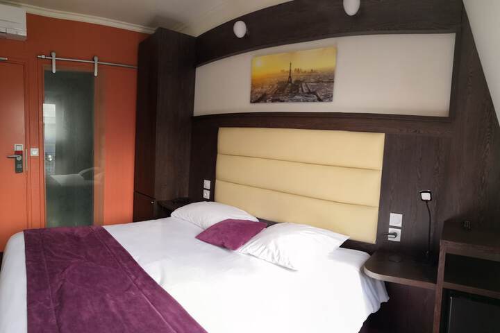 Room 7 of 34
