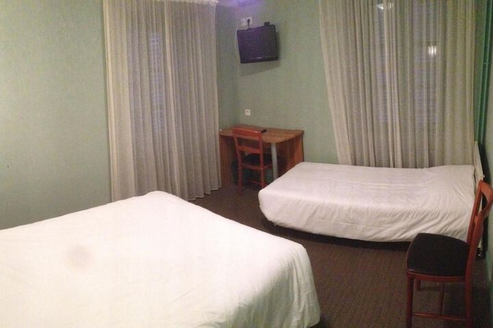 Room 16 of 40
