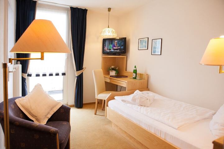 Room 2 of 23