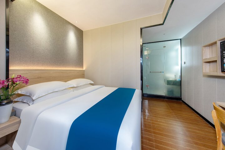 Room 5 of 41