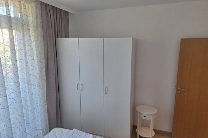 Room 8 of 43